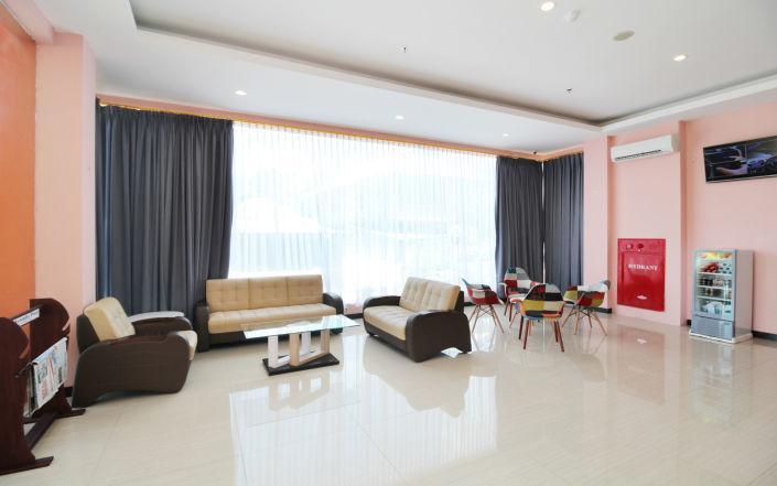 Hotel Royal Manado Exterior photo